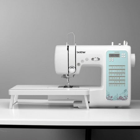 Maquina De Coser Electrónica 60 Puntadas Con Mesa Extendible Brother CS6000XL - Blanco