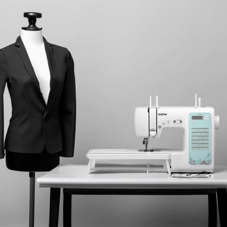 Maquina De Coser Electrónica 60 Puntadas Con Mesa Extendible Brother CS6000XL - Blanco